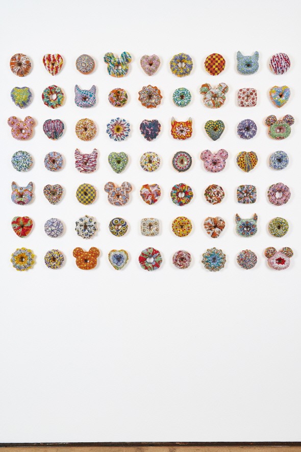 Donut Fear to Shine!, 2013-20, Ceramic, underglaze, glaze, Swarovski crystals, 117x146x3.8(d)cm
