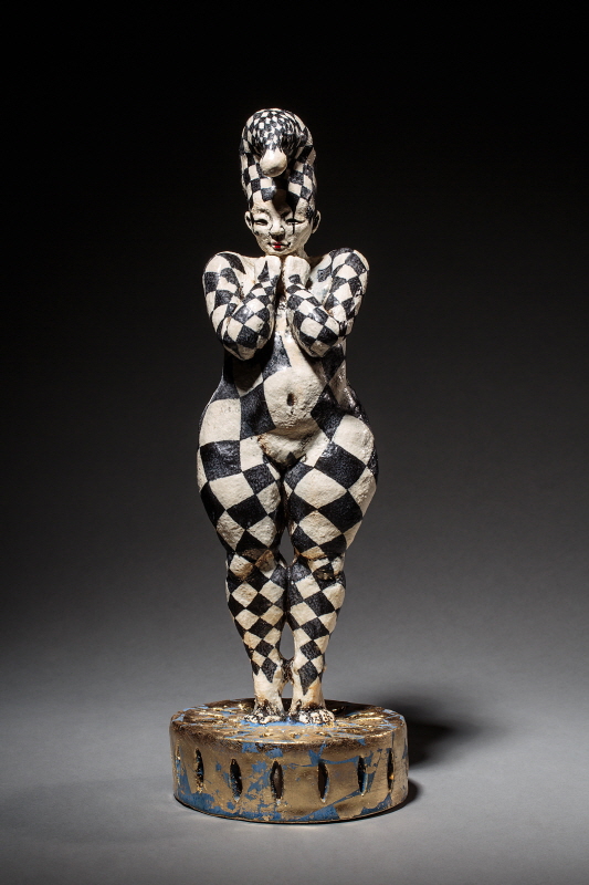 Harlequin (Trophy), 2015, ceramics, gold-leaf, 14 x 14 x 40(h)cm